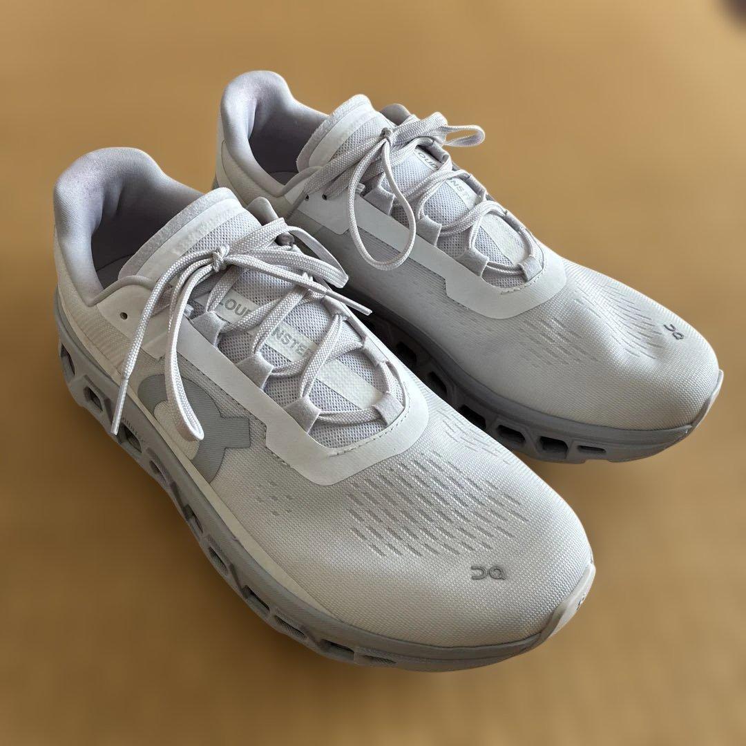 オン　クラウドモンスター　27.5センチ