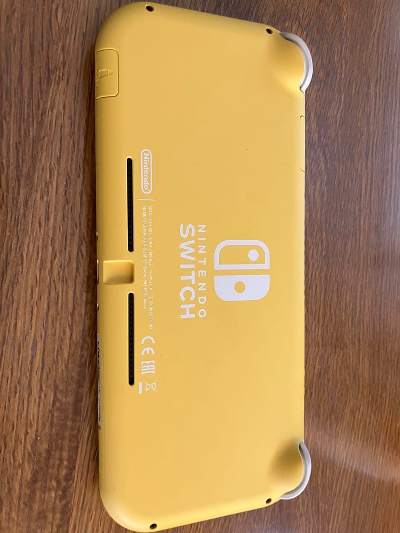 Nintendo Switch Lite イエロー 本体とハンドグリップ付き