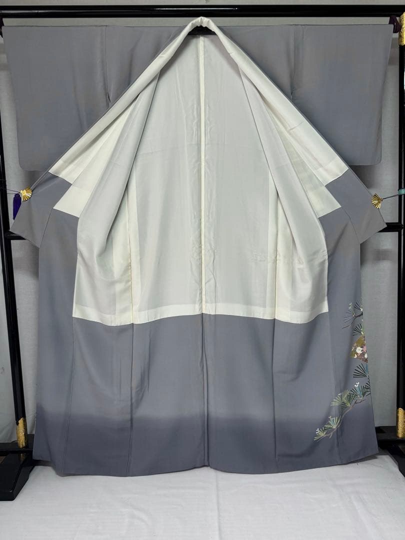 [美品] 三つ紋　色留袖　正絹　灰色　梅　松　略礼装　結婚式　卒業式　高身長