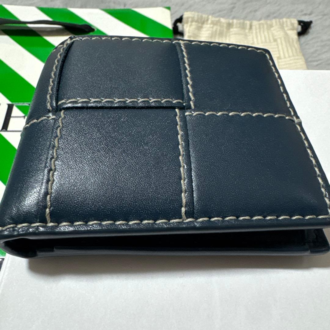 超美品Bottega Veneta 二つ折り財布