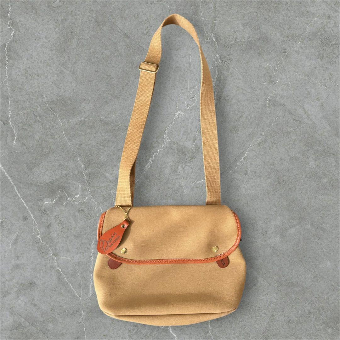 新品 Brady ショルダーバッグ AVON 小芝風花 ブレディー