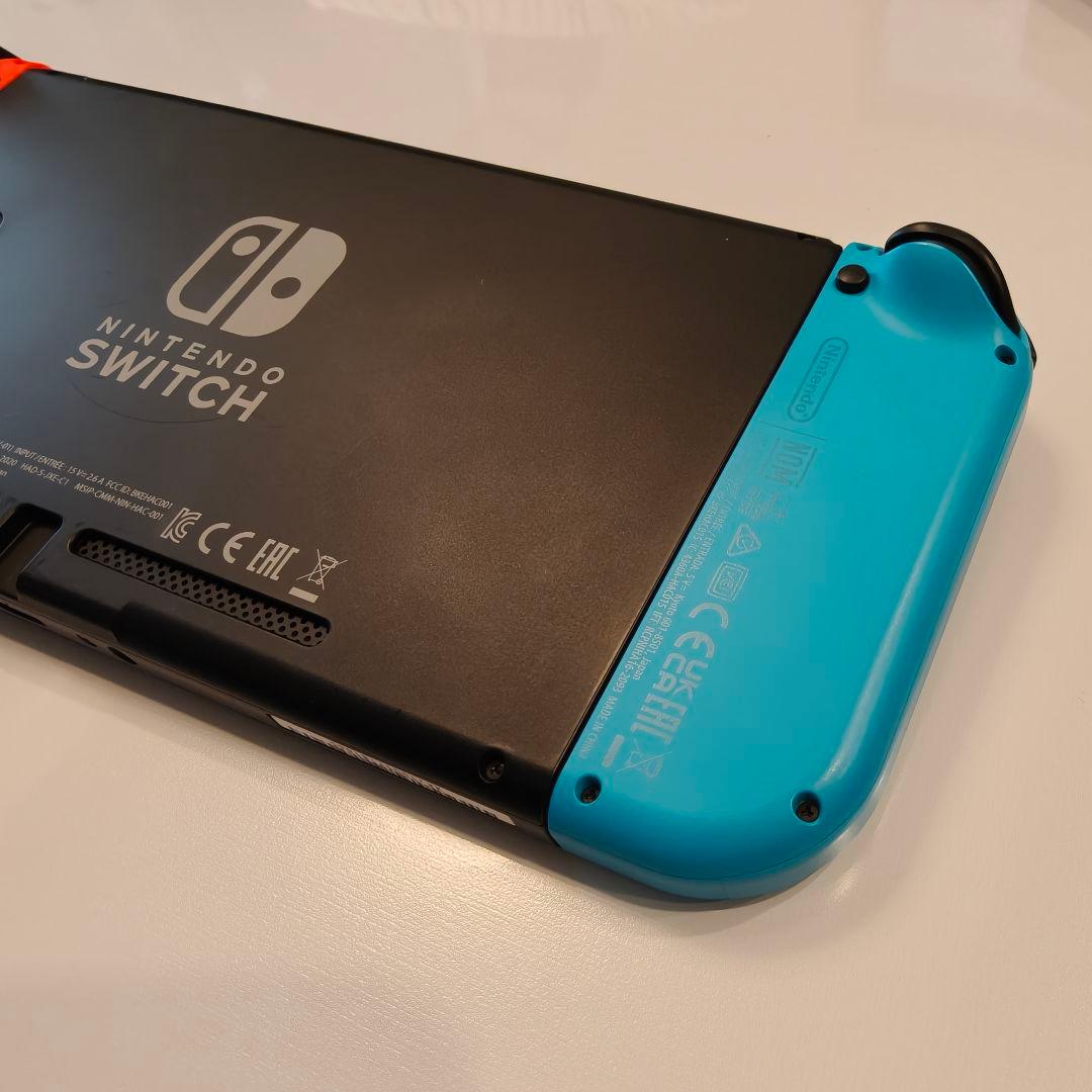 て*む様 Nintendo Switch 本体 キャリーケース付き