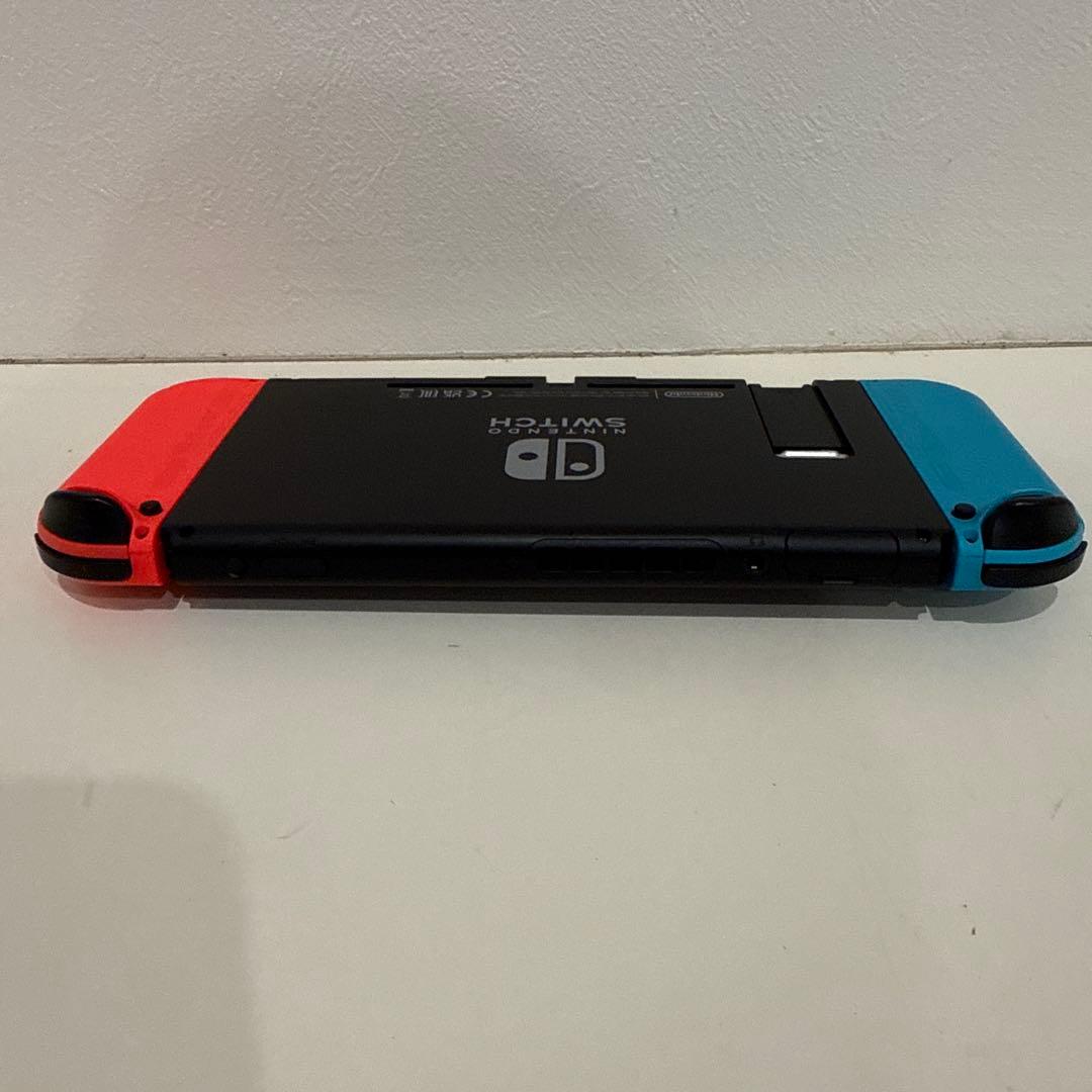 ニンテンドースイッチ[Nintendo Switch]本体とコントローラー