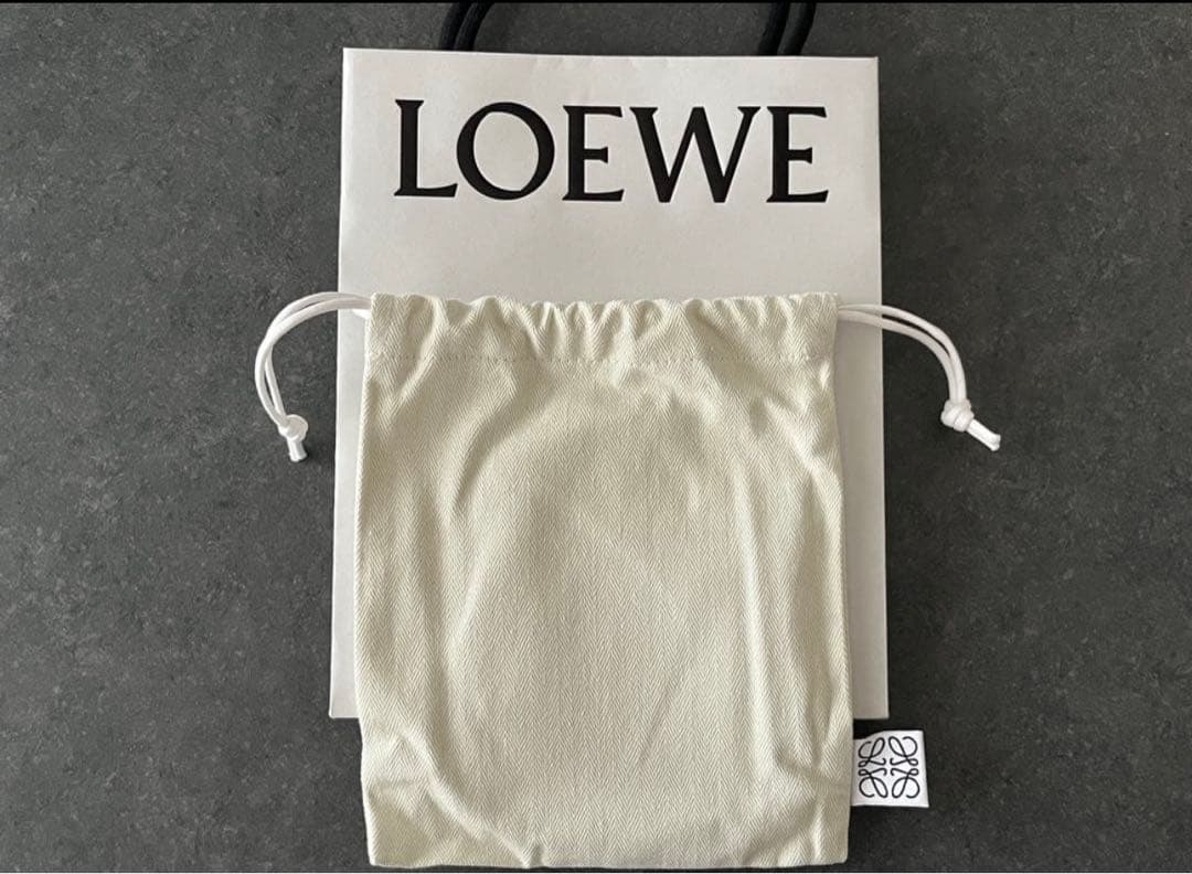 【直営店購入・新品未使用】LOEWEトライフォールドウォレット(サテンカーフ)