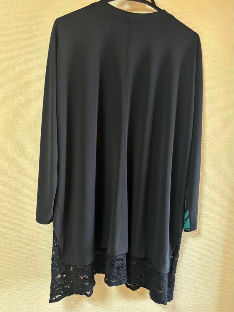 『美品』⭐️トクコプルミエヴォル⭐️黒地に木やお花鳥等柄裾レース豪華チュニック❣️