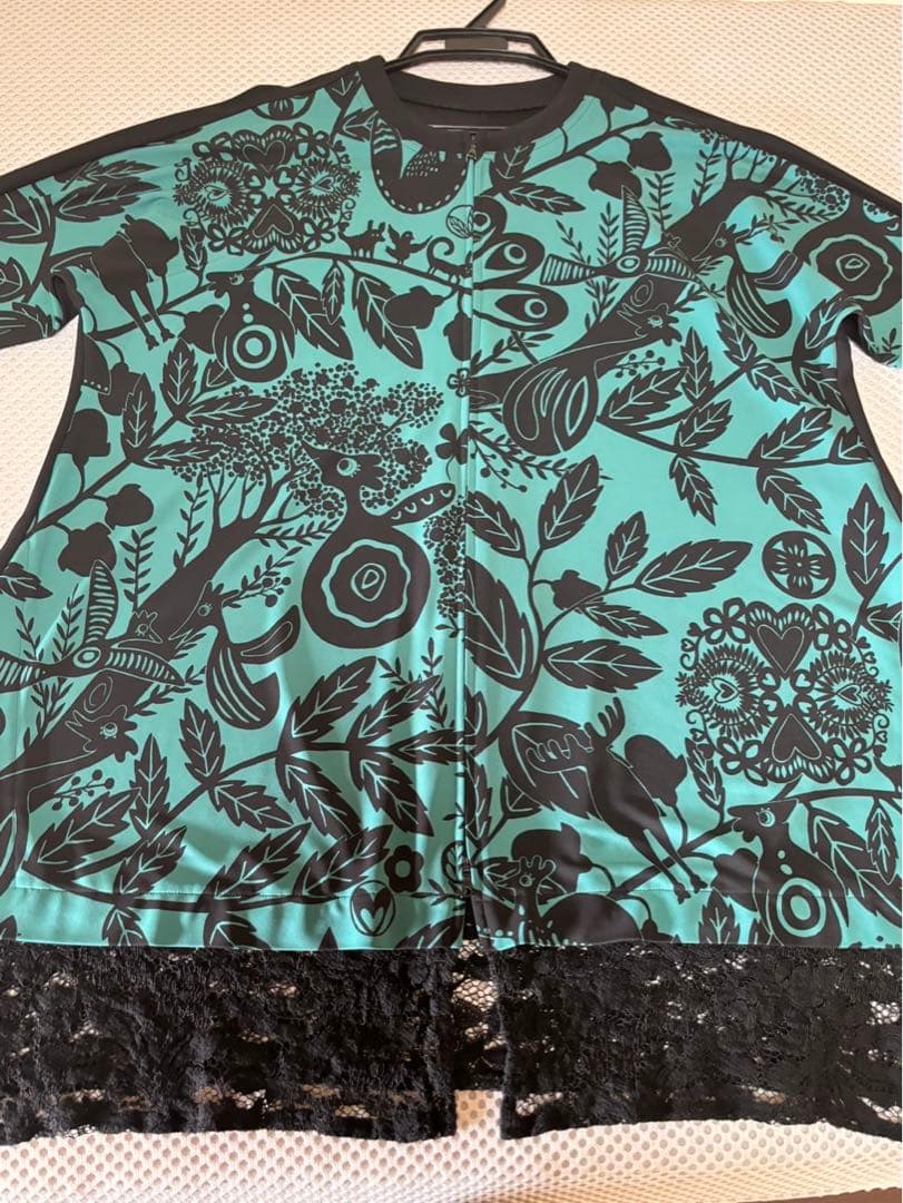 『美品』⭐️トクコプルミエヴォル⭐️黒地に木やお花鳥等柄裾レース豪華チュニック❣️