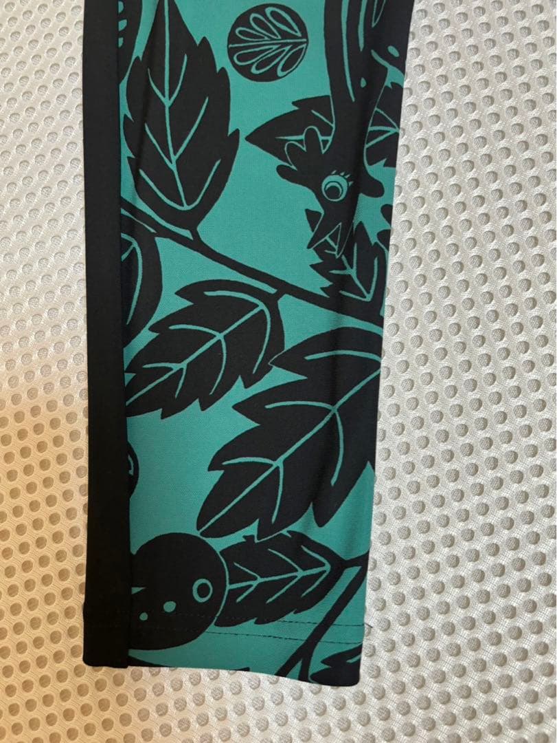 『美品』⭐️トクコプルミエヴォル⭐️黒地に木やお花鳥等柄裾レース豪華チュニック❣️