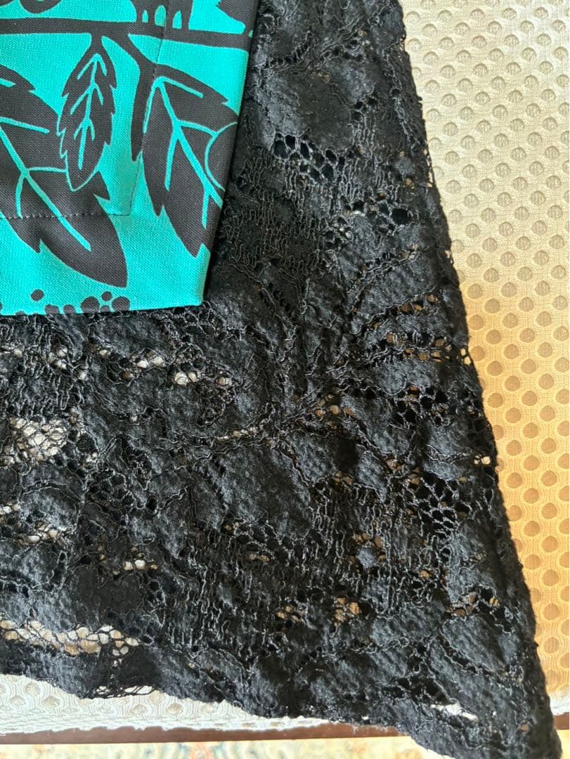 『美品』⭐️トクコプルミエヴォル⭐️黒地に木やお花鳥等柄裾レース豪華チュニック❣️