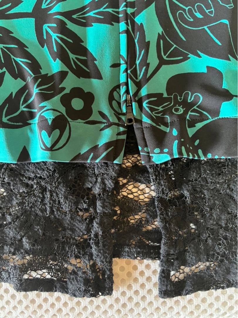 『美品』⭐️トクコプルミエヴォル⭐️黒地に木やお花鳥等柄裾レース豪華チュニック❣️