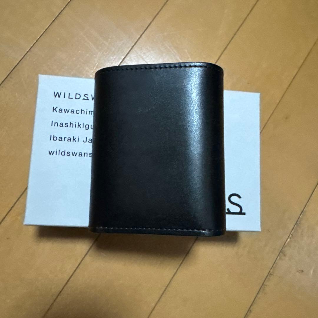 WILDSWANS ブラック 三つ折り財布　イーノ