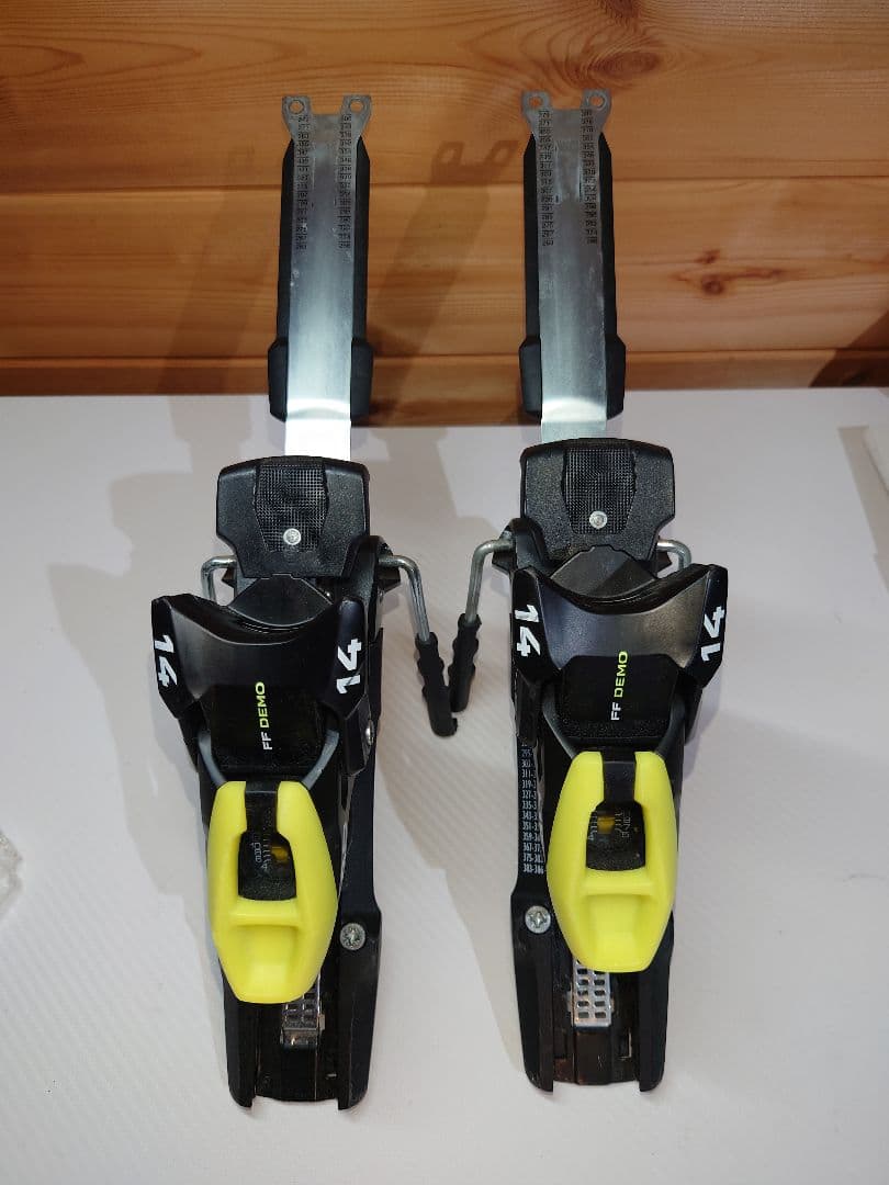 Head FREEFLEX DEMO 14 GW スキービンディング