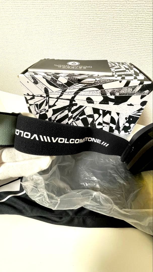 新品未使用【VOLCOM/ 】ボルコム平面 ゴーグル A定価より50%以上オフ