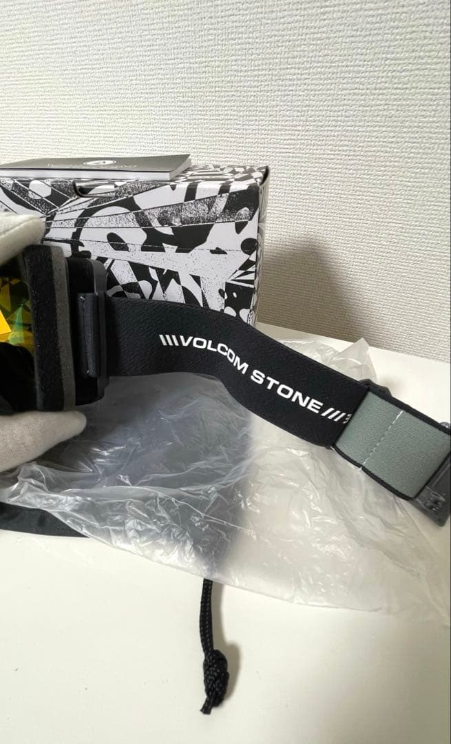 新品未使用【VOLCOM/ 】ボルコム平面 ゴーグル A定価より50%以上オフ