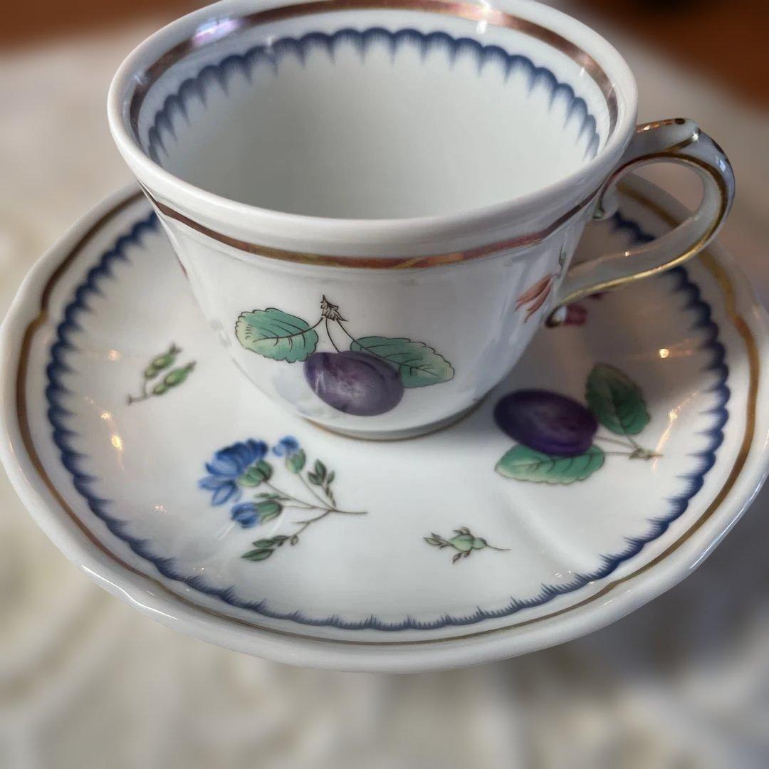 ジノリ フルーツ装飾の陶磁器ティーセット他二点