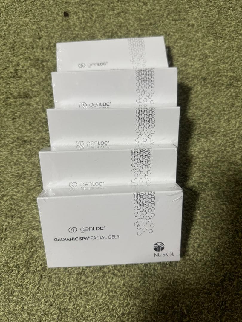 Nu Skin Galvanic Spa他 全部の定価7万7737円