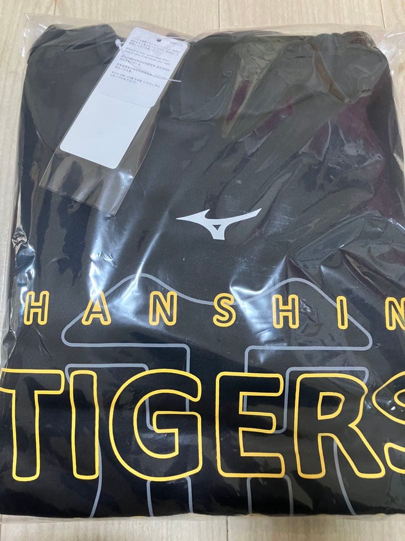 新品未開封 阪神タイガース ミズノ レプリカパーカー ブラック Lサイズ