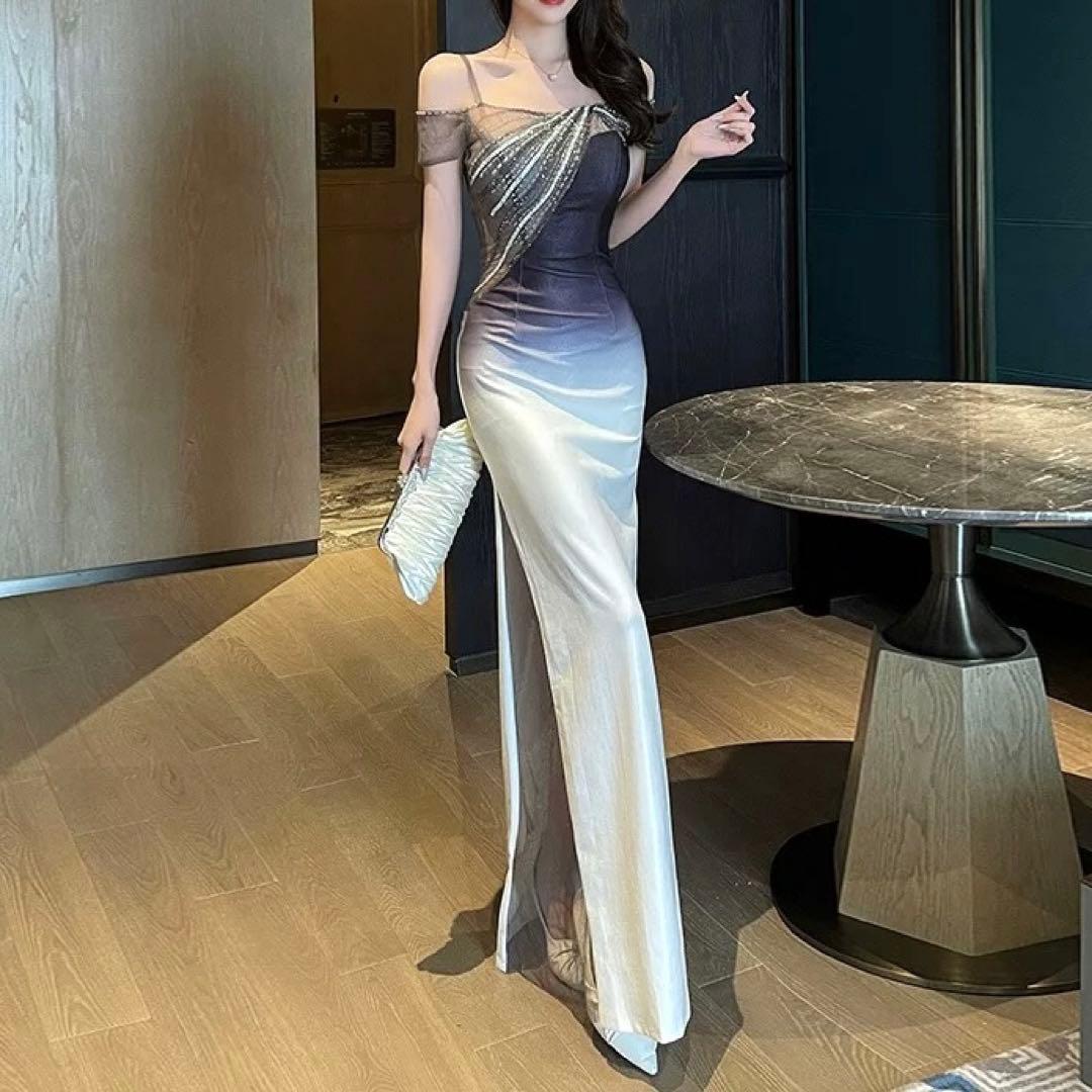 グラデーションにビジューが美しい スリット入りロングドレス