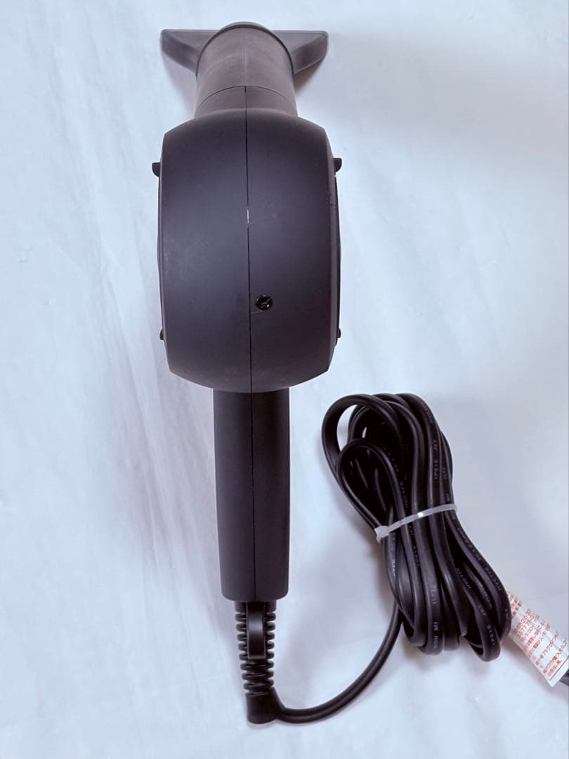 ホリスティックキュアーズ　マグネットヘアプロ ドライヤーエアリー軽量、艶髪、即乾