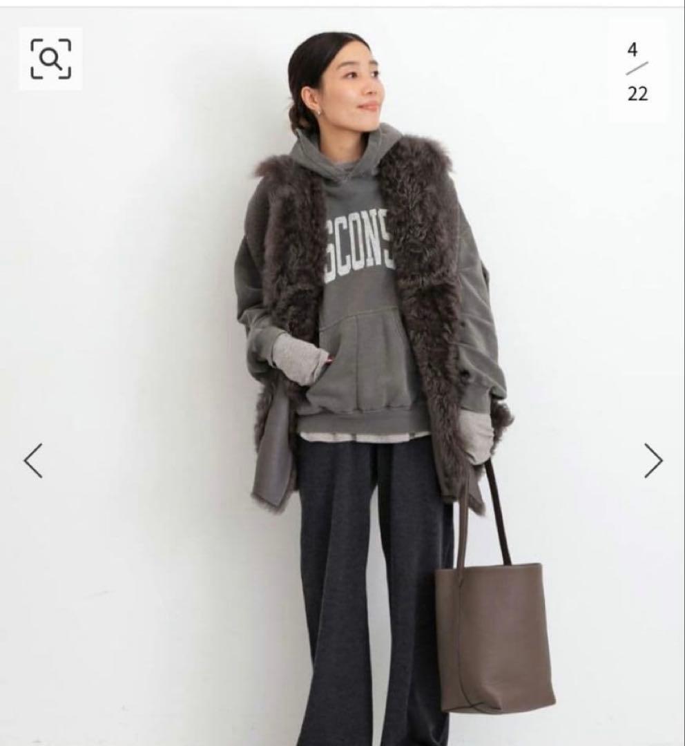 未使用☆アパルトモン　レミレリーフ　 ロゴ フード付きスウェット