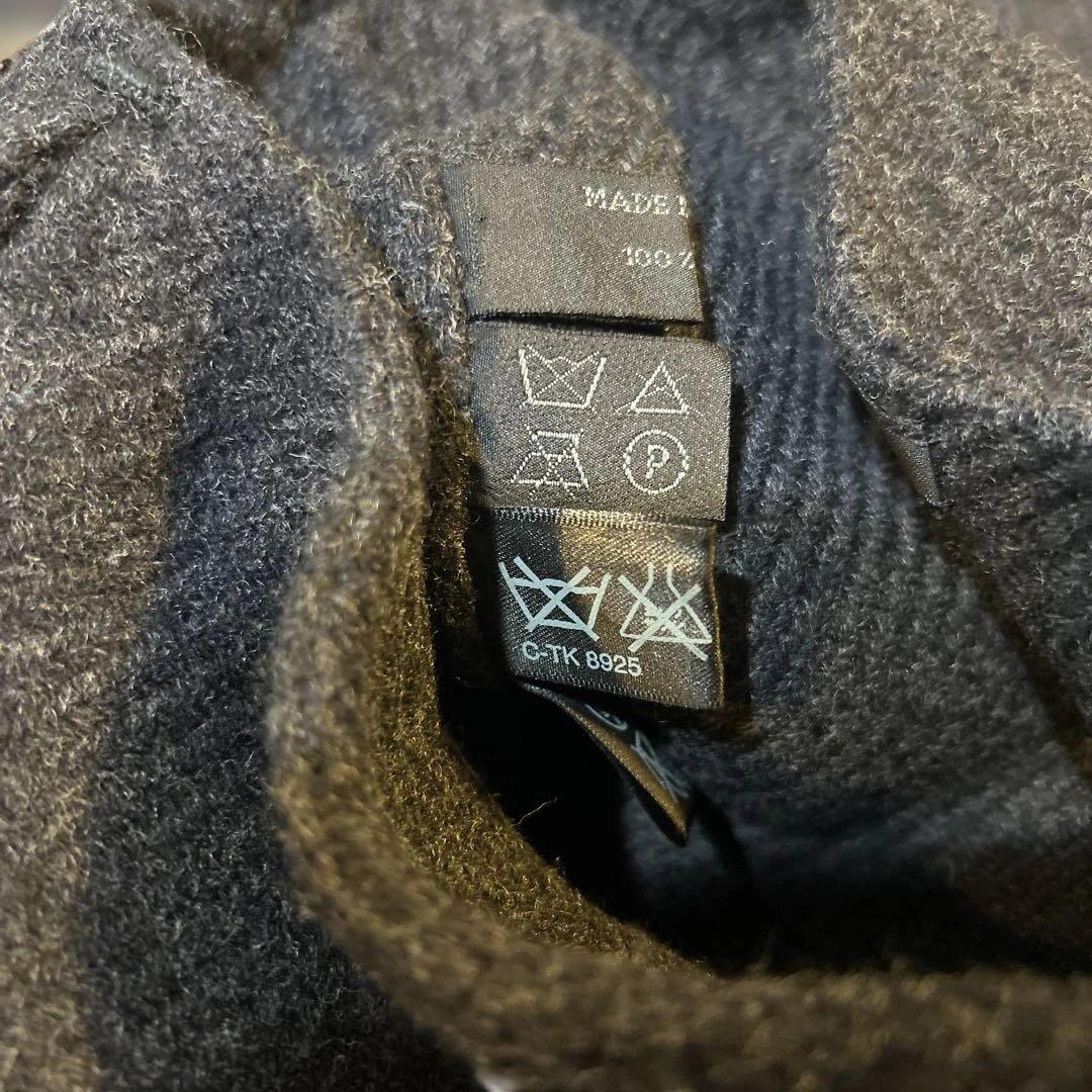 プラダ　ダークグレー ひざ下スカート