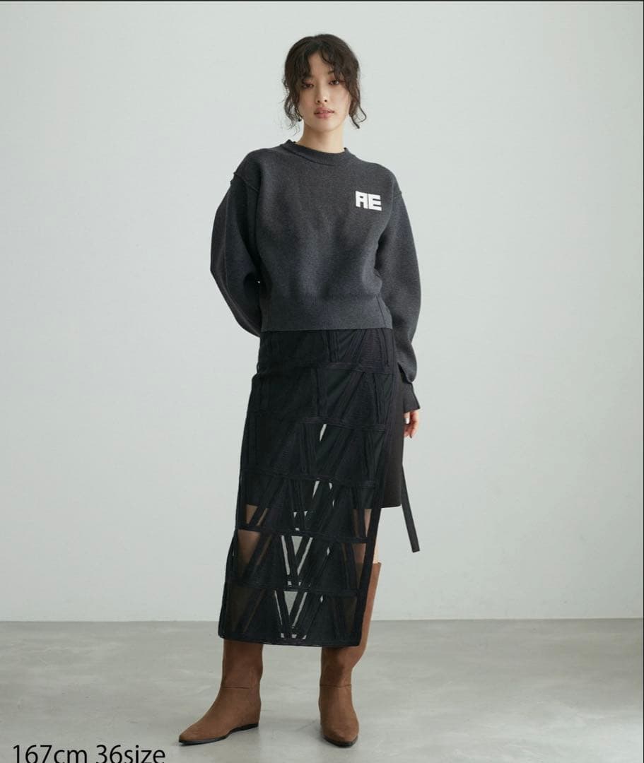 ADAM ET ROPE'フェルト刺しゅうニットプルオーバー