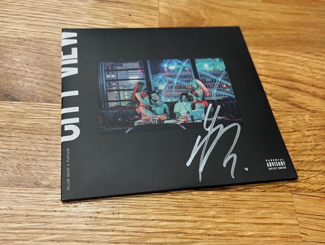 ¥ellow Bucks & Playsson / City View