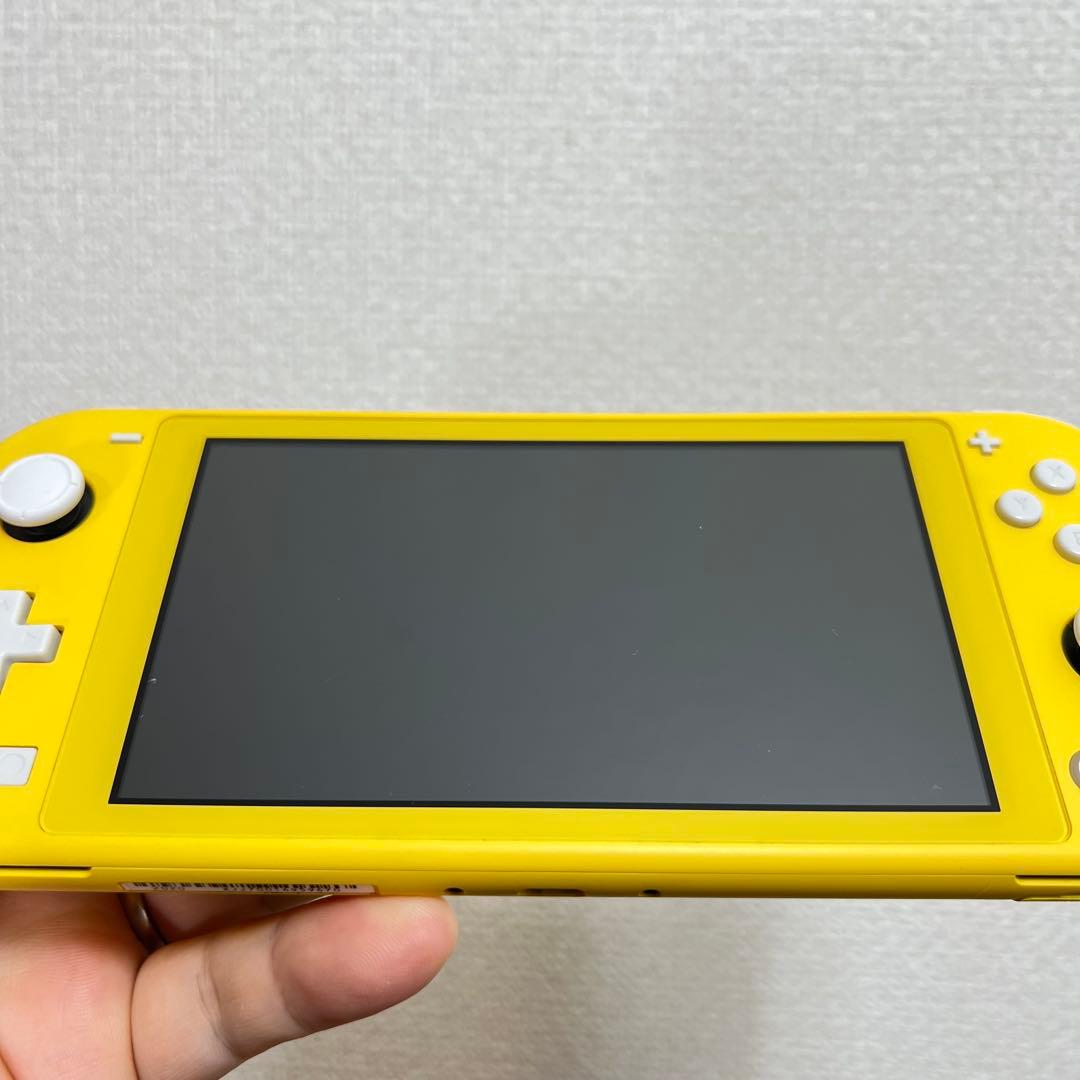 ひ*ん様 スイッチライト SwitchLite イエロー 本体 2020年製 完