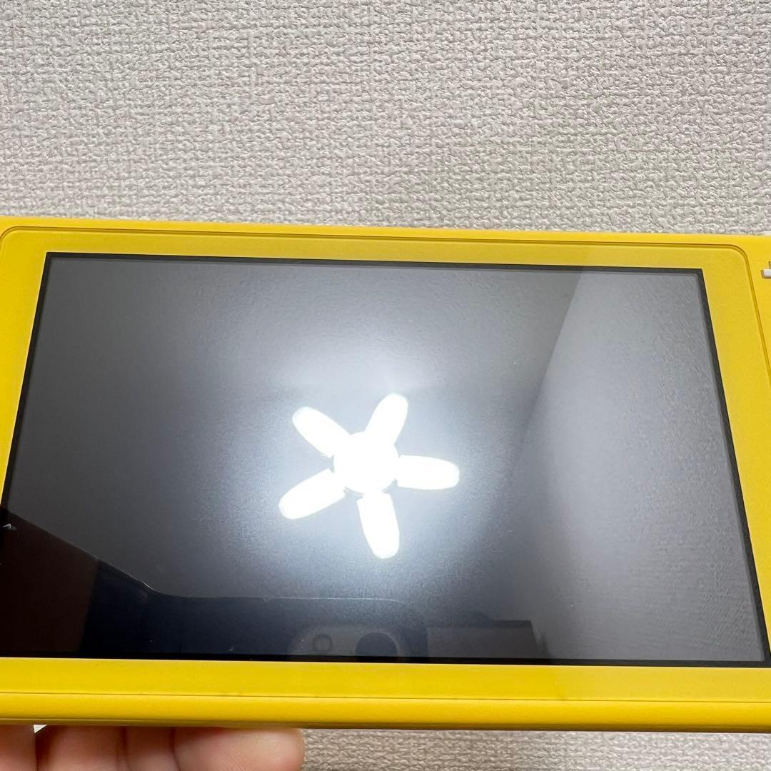 ひ*ん様 スイッチライト SwitchLite イエロー 本体 2020年製 完