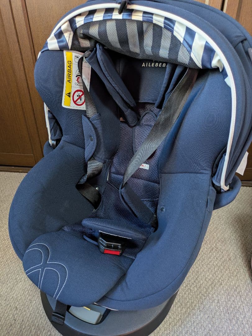 エールベベ クルット5 Ouiチャイルドシート ISOFI　ネイビー