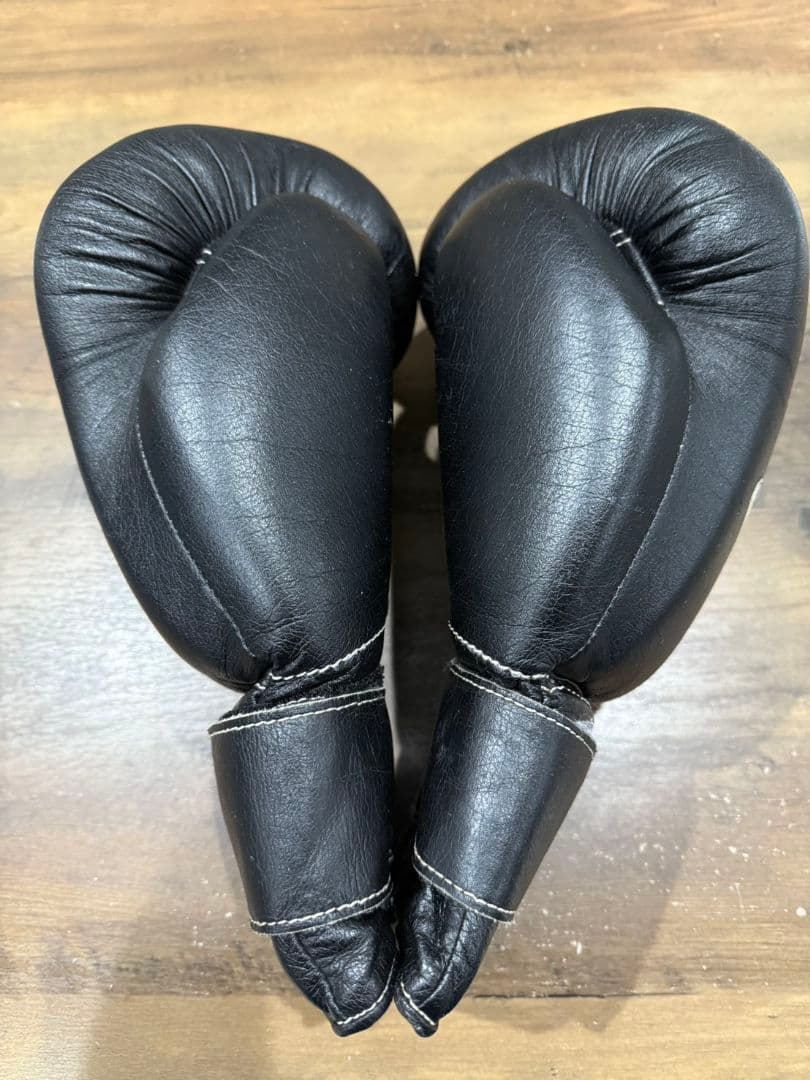 Winning ボクシンググローブ 14 oz 黒