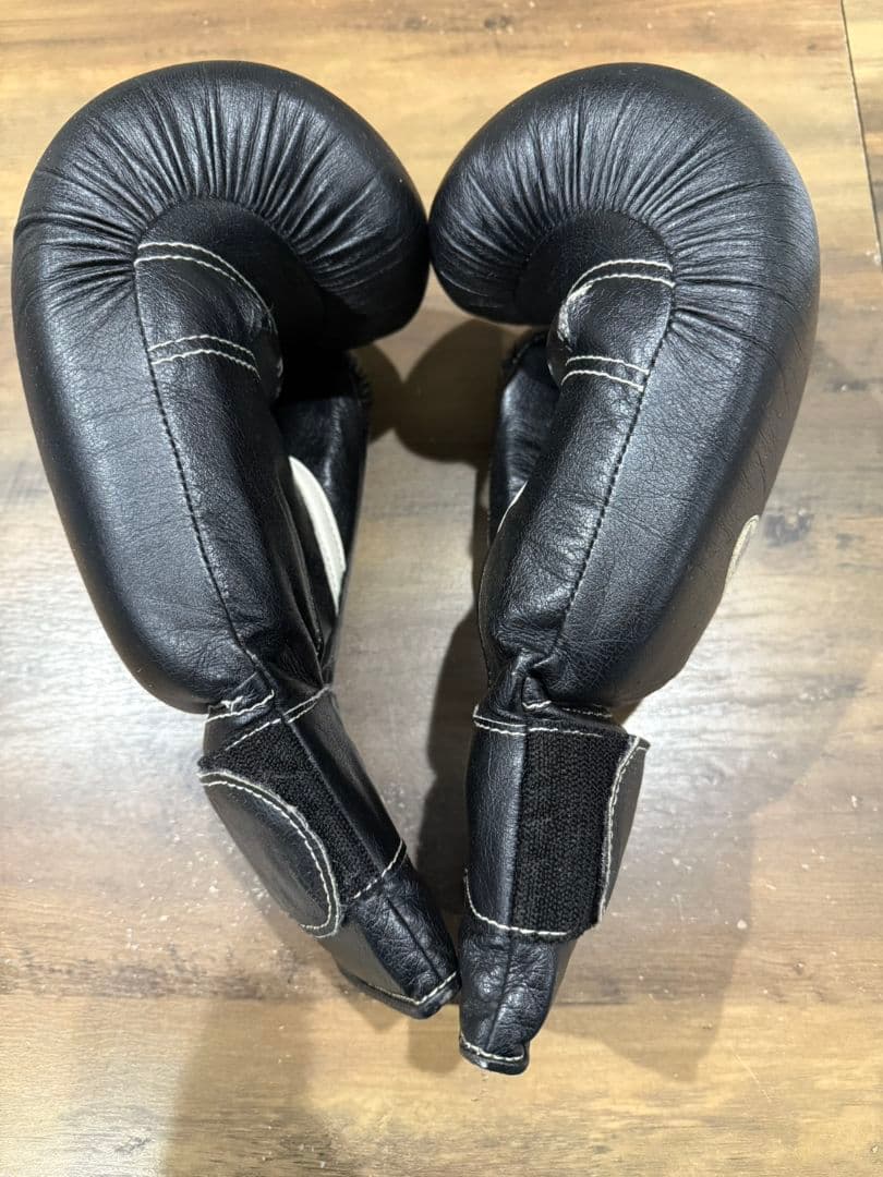 Winning ボクシンググローブ 14 oz 黒