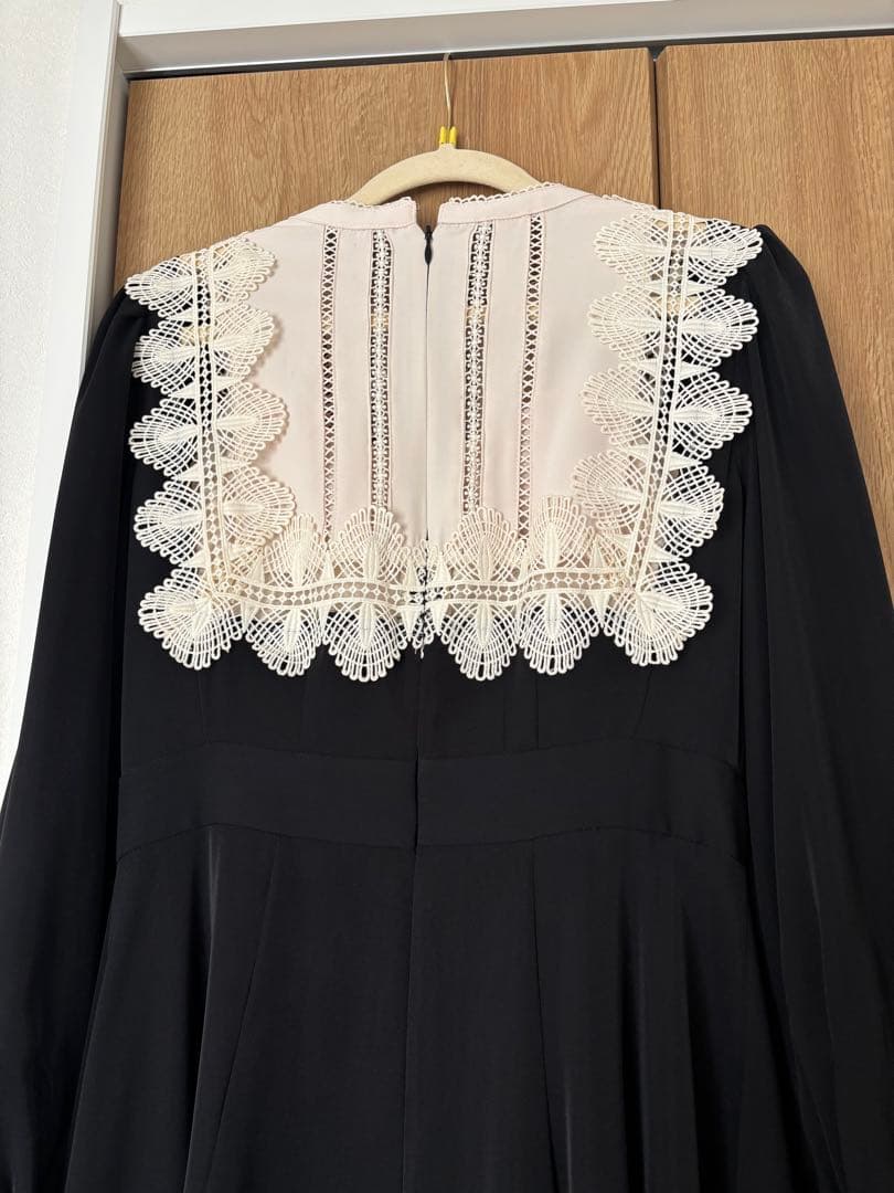 ワンピース Herlipto Le Grand Midi Dress