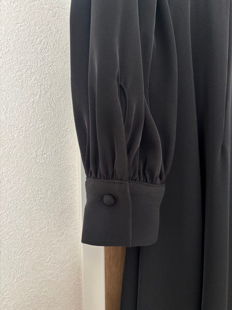 ワンピース Herlipto Le Grand Midi Dress