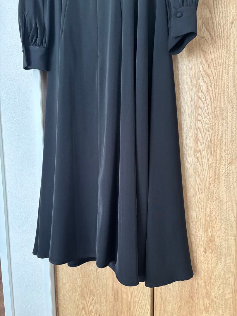 ワンピース Herlipto Le Grand Midi Dress