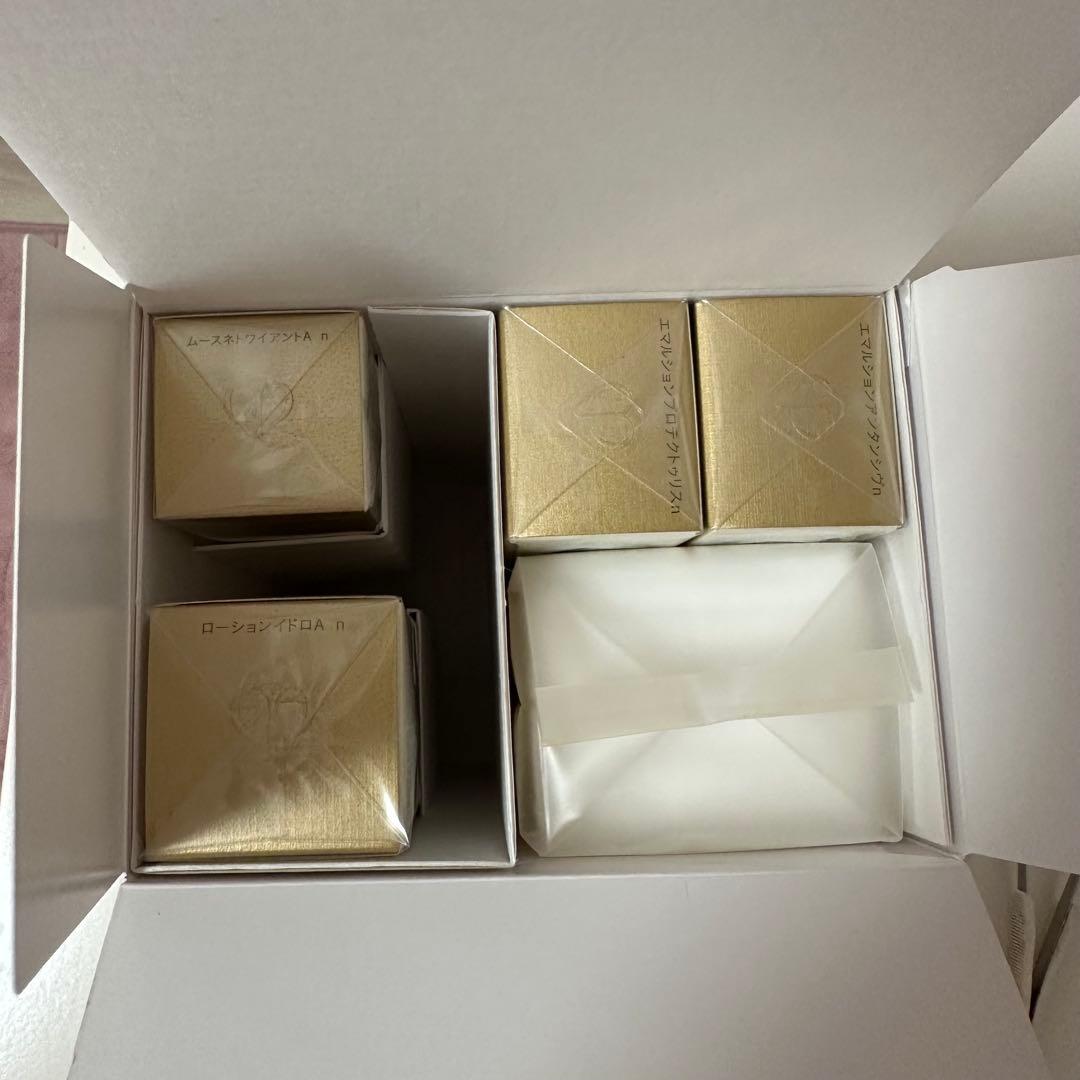 新品未使用クレ・ド・ポー ボーテ 化粧水 乳液2本コットンセット