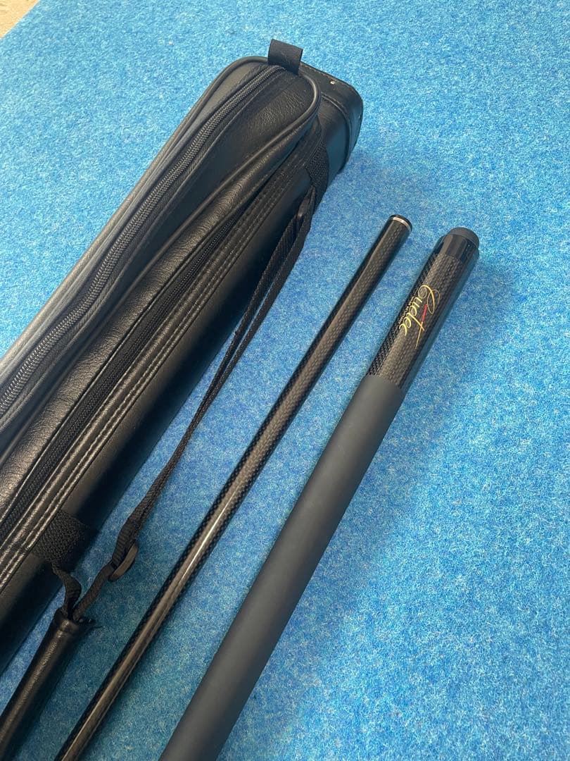 Cuetec cue と Mezz 2×3 キュー ケース