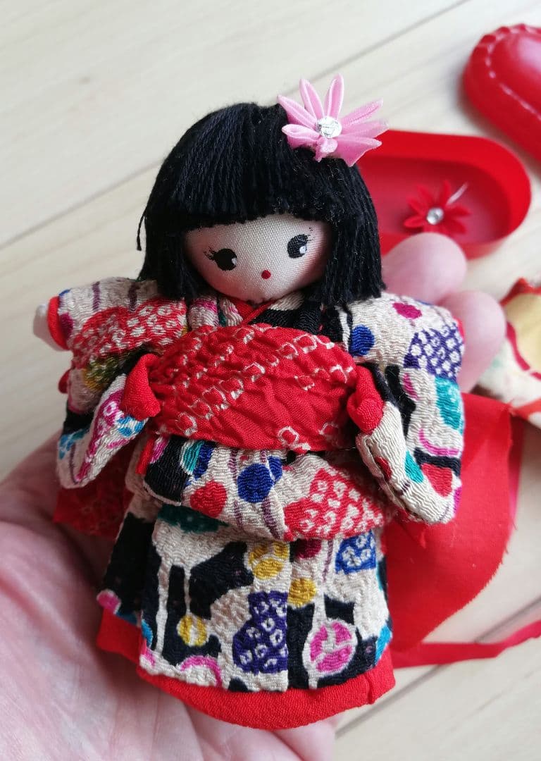 昭和レトロ　雛道具　ミニチュア布張りタンス　文化人形　ヘロヘロ人形　着せ替え人形