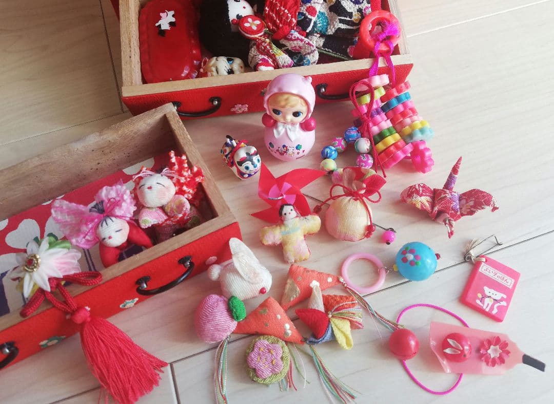 昭和レトロ　雛道具　ミニチュア布張りタンス　文化人形　ヘロヘロ人形　着せ替え人形