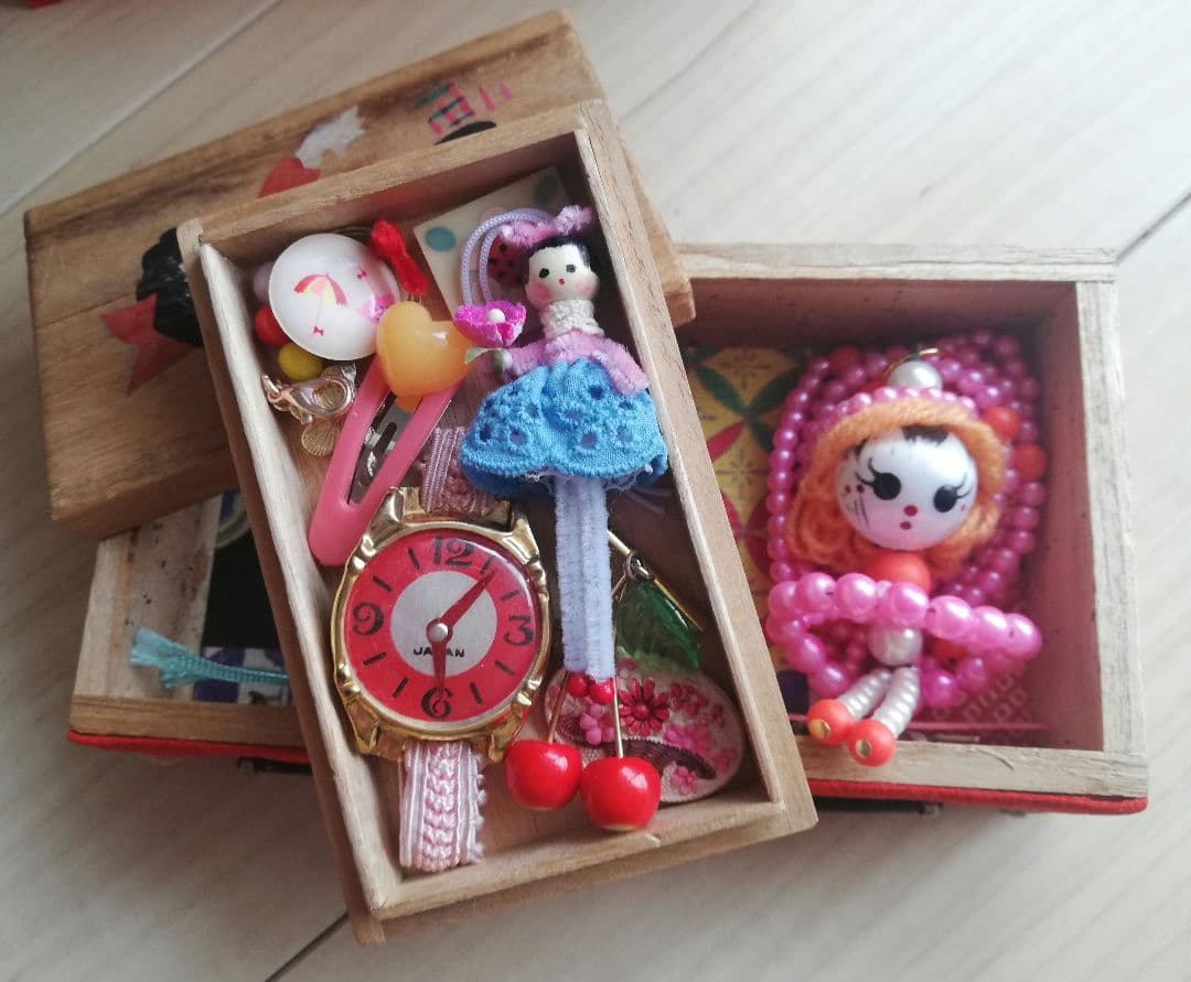 昭和レトロ　雛道具　ミニチュア布張りタンス　文化人形　ヘロヘロ人形　着せ替え人形