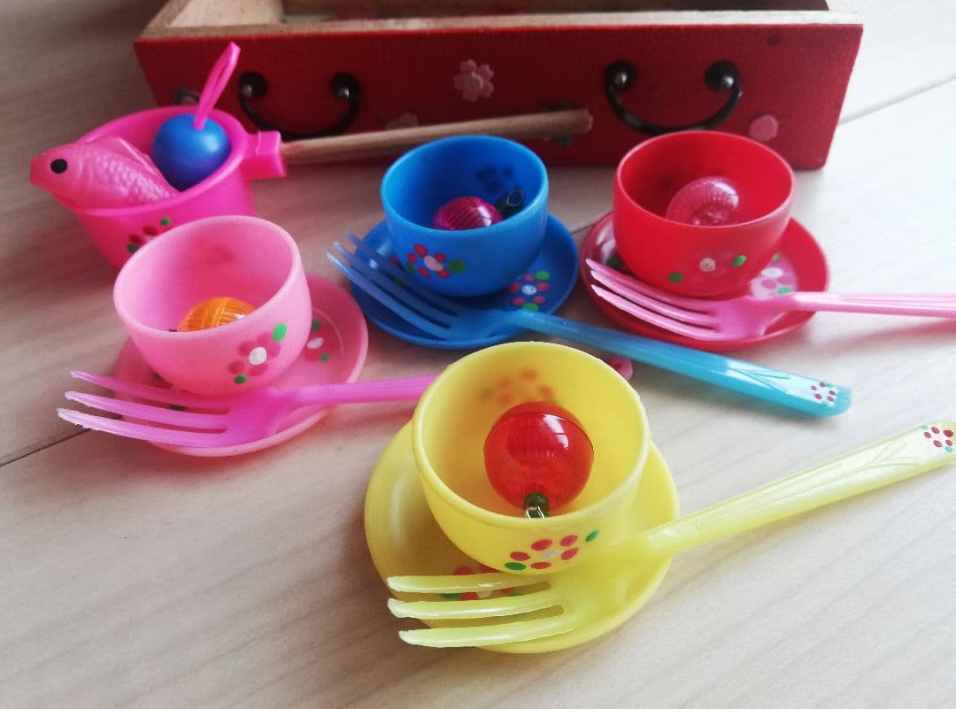 昭和レトロ　雛道具　ミニチュア布張りタンス　文化人形　ヘロヘロ人形　着せ替え人形