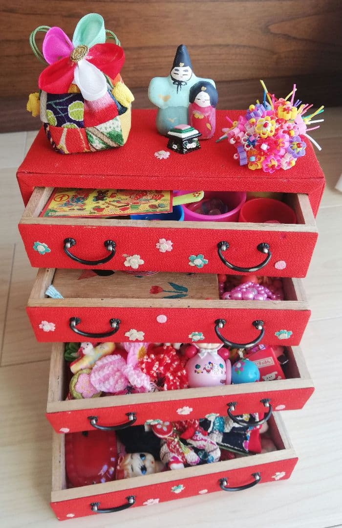 昭和レトロ　雛道具　ミニチュア布張りタンス　文化人形　ヘロヘロ人形　着せ替え人形