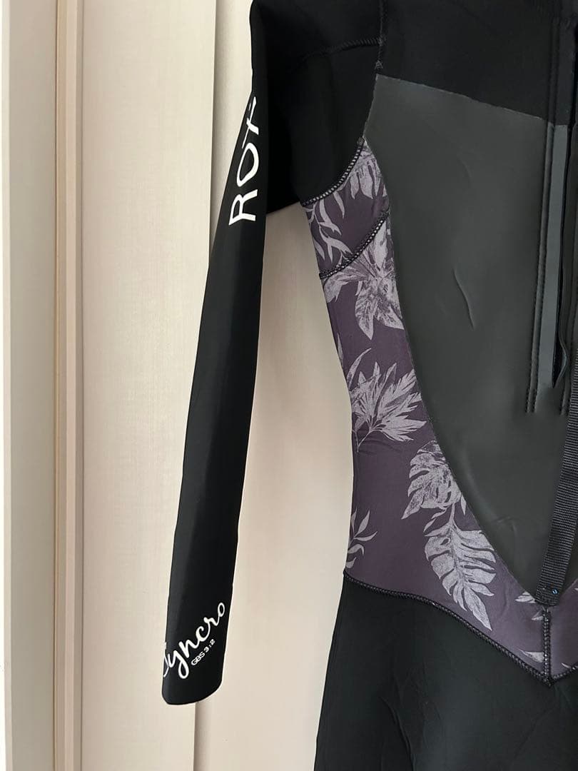 大幅値下げ!! ROXY ウェットスーツ　 M