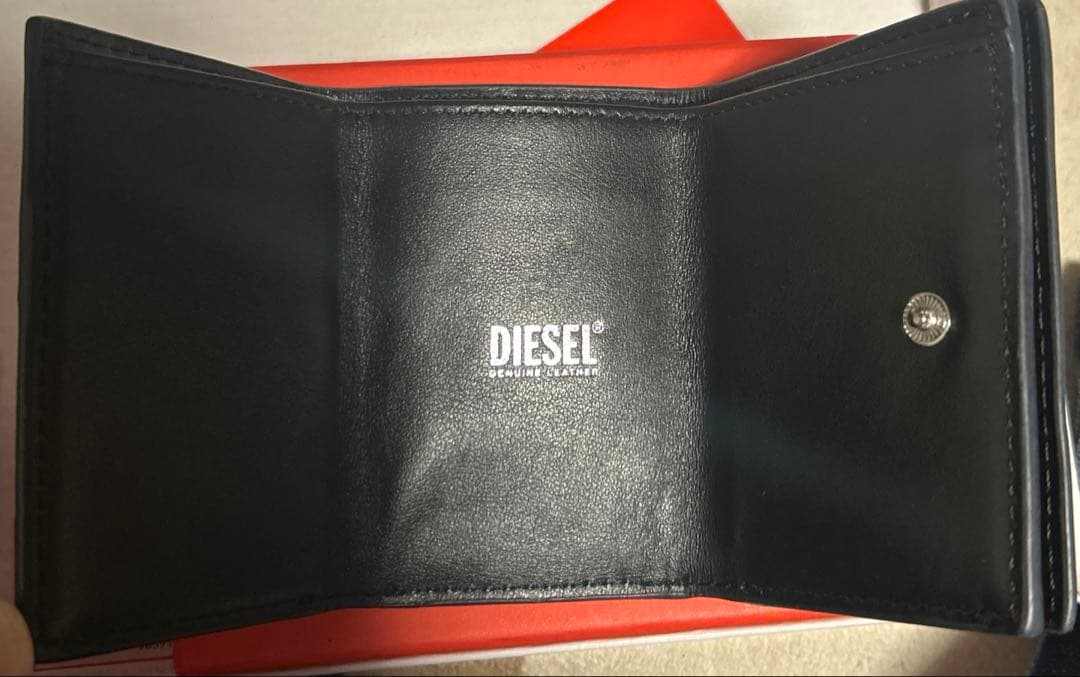 DIESEL 三つ折財布 箱付き