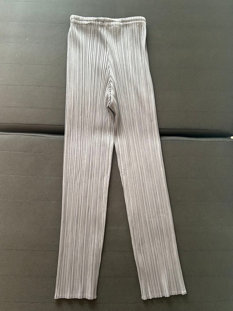 イッセイミヤケ PLEATS PLEASE グレー プリーツパンツ
