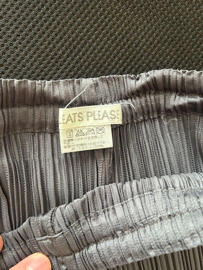 イッセイミヤケ PLEATS PLEASE グレー プリーツパンツ