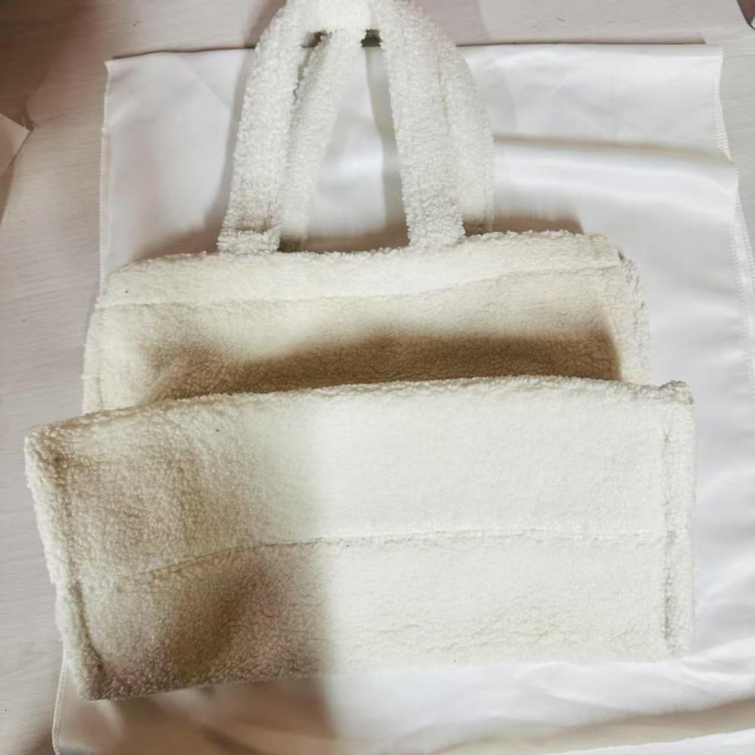 VIP顧客のテディファブリックを使用したトートバッグ