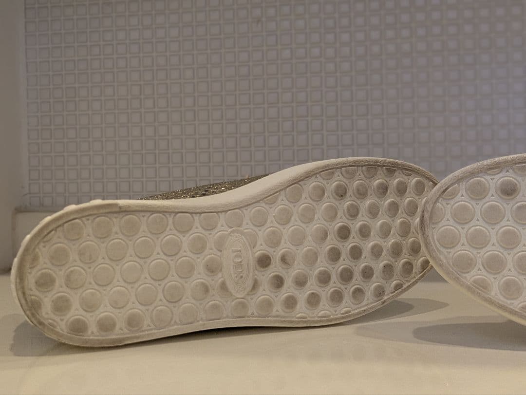 TOD'Sスニーカー　1回のみ使用　プラチナ　23cm