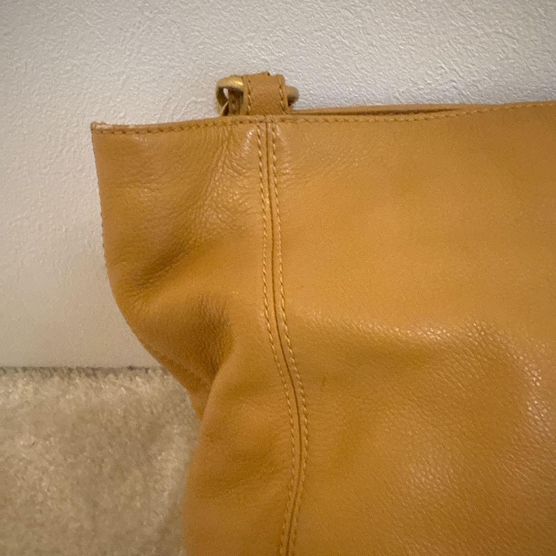 Chanel ショルダーバッグ キャメル レザー