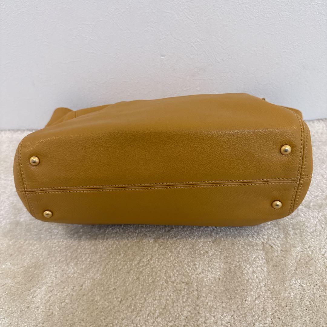 Chanel ショルダーバッグ キャメル レザー