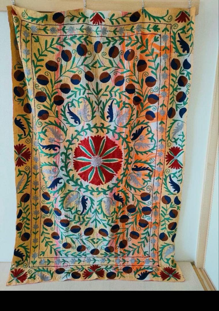 スザニ刺繍　ラリーキルト インド刺繍　マルチカバー